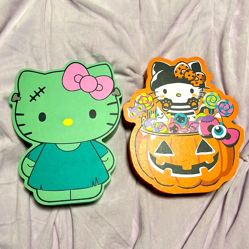 Hello kitty Halloween decor